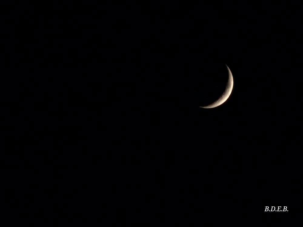 La luna, hace un tiempo, se vistió de gala para Blanca, y ella, llena de generosidad, se la regaló a un soñador.